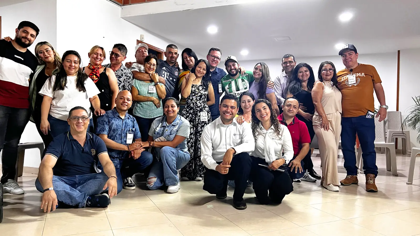 Ade y Mai con un grupo de formación de Miserere